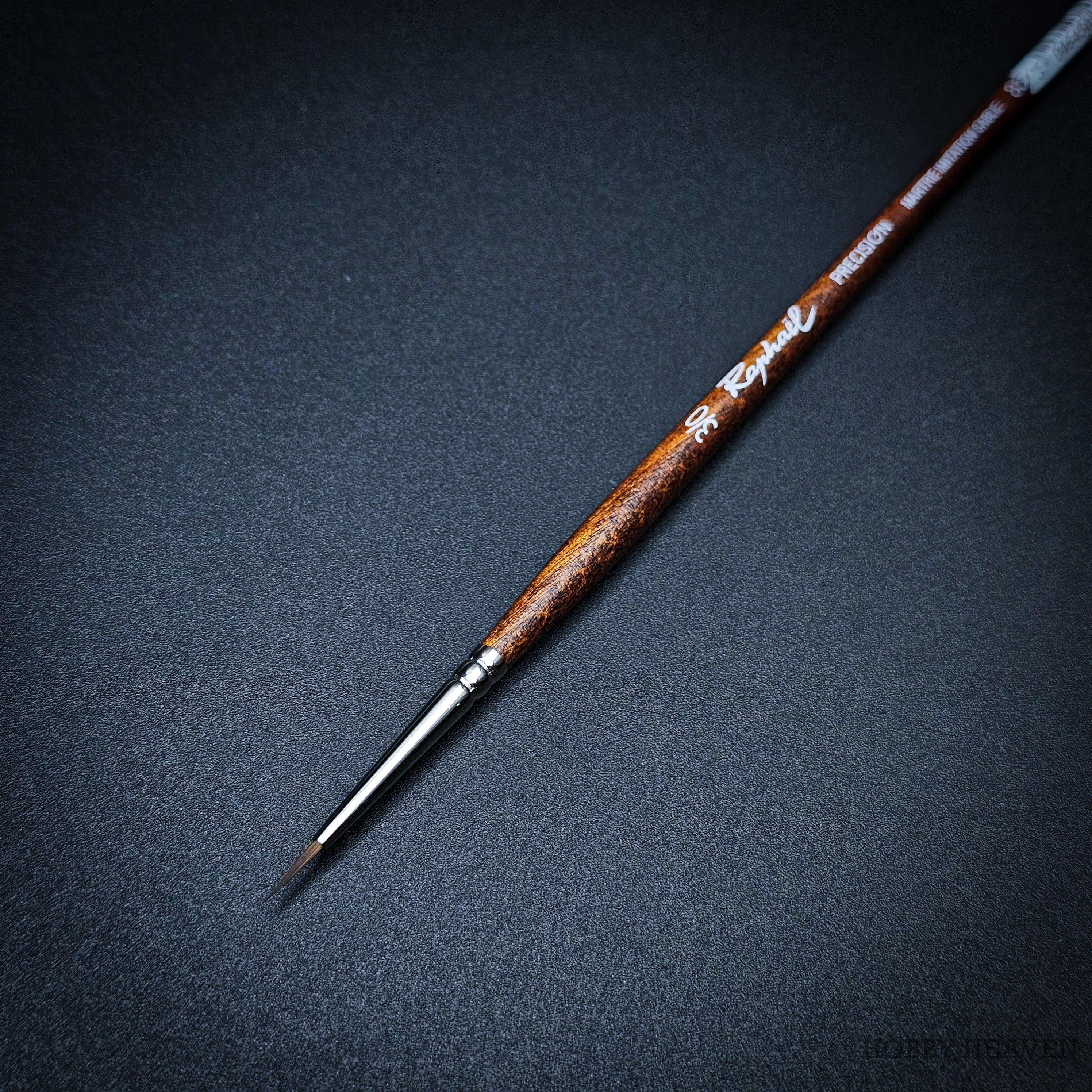 Brush Raphael Precision 8504 — Synthetic Round