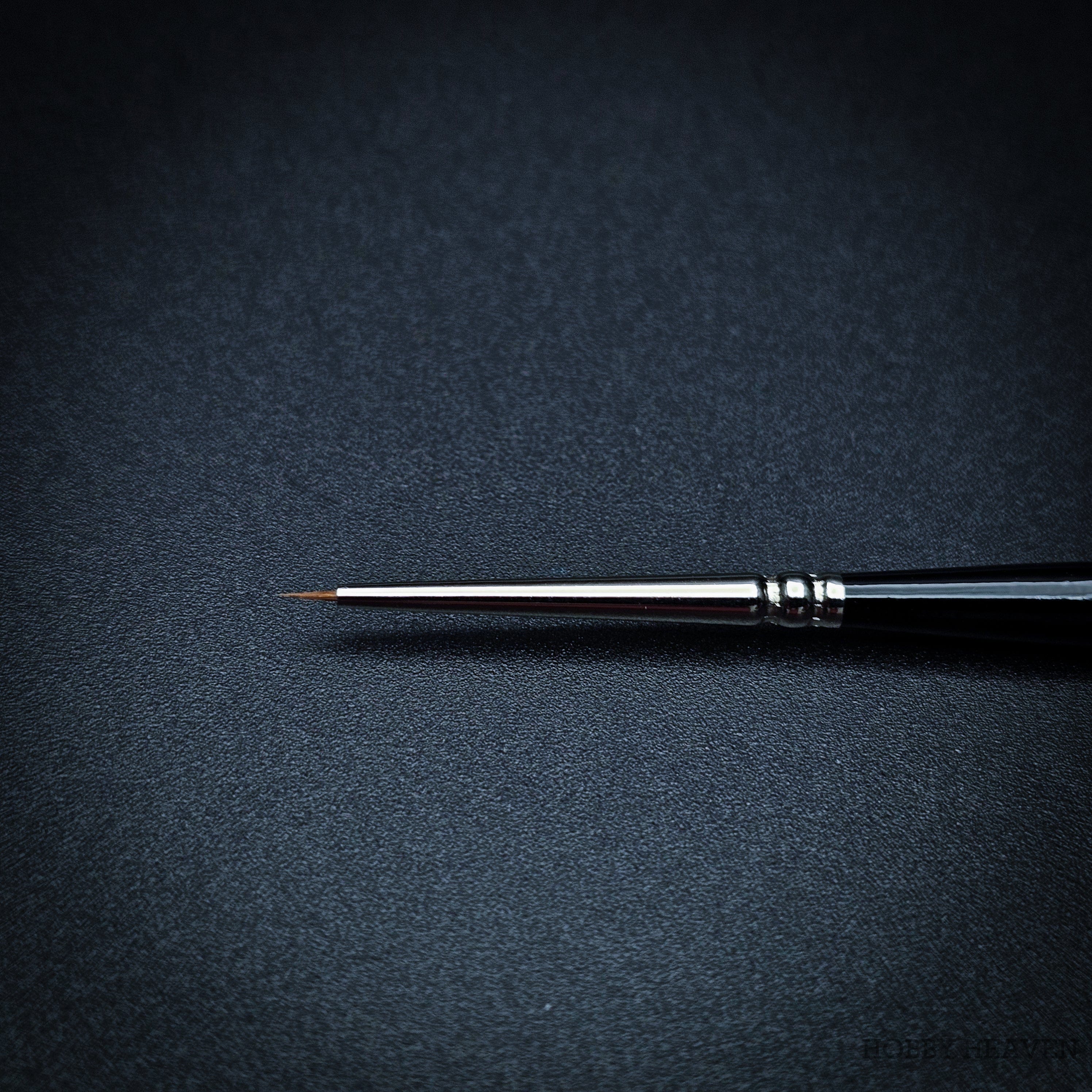 Brush Raphael Series 8400 — Kolinsky Sable Round