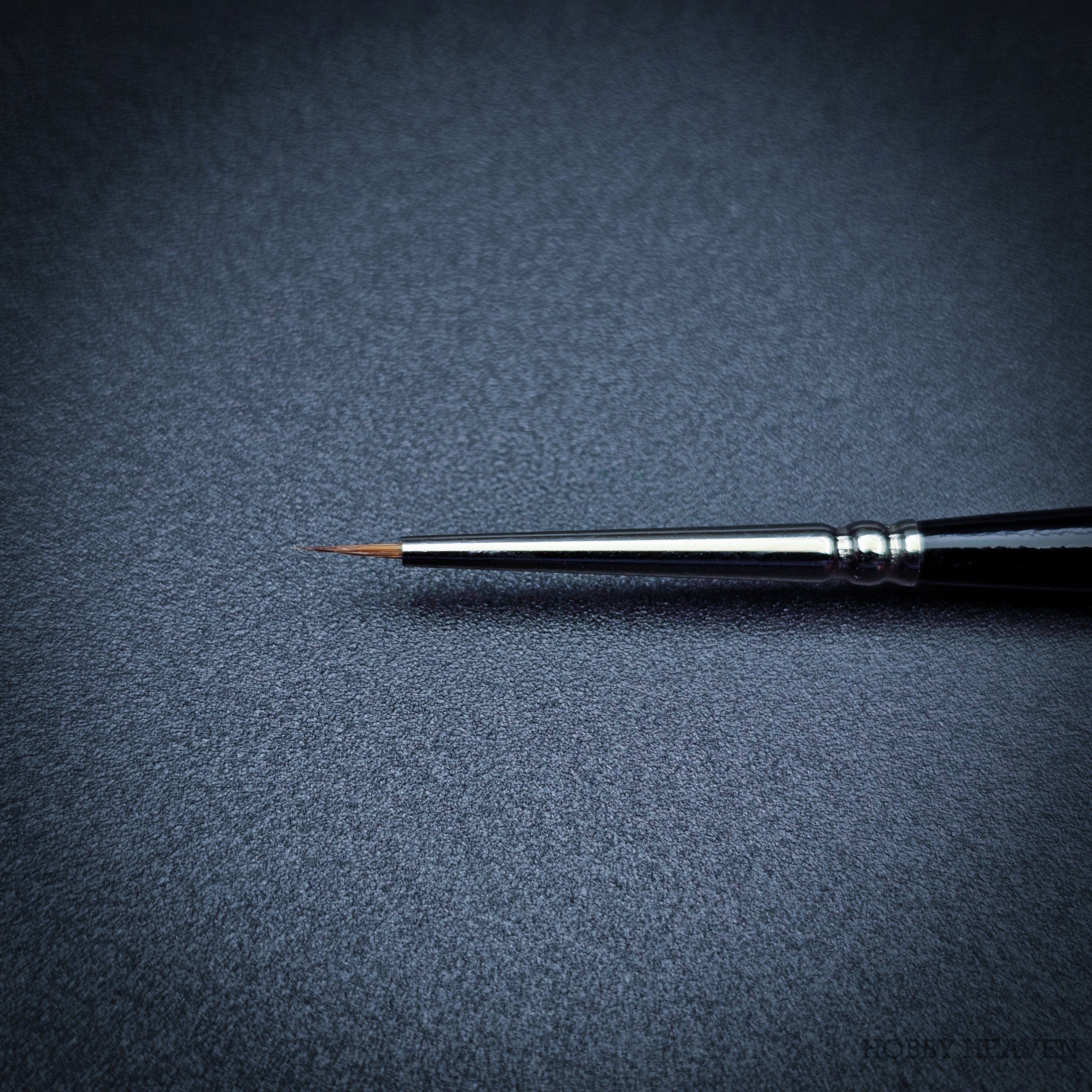 Brush Raphael Series 8408 — Kolinsky Sable Round