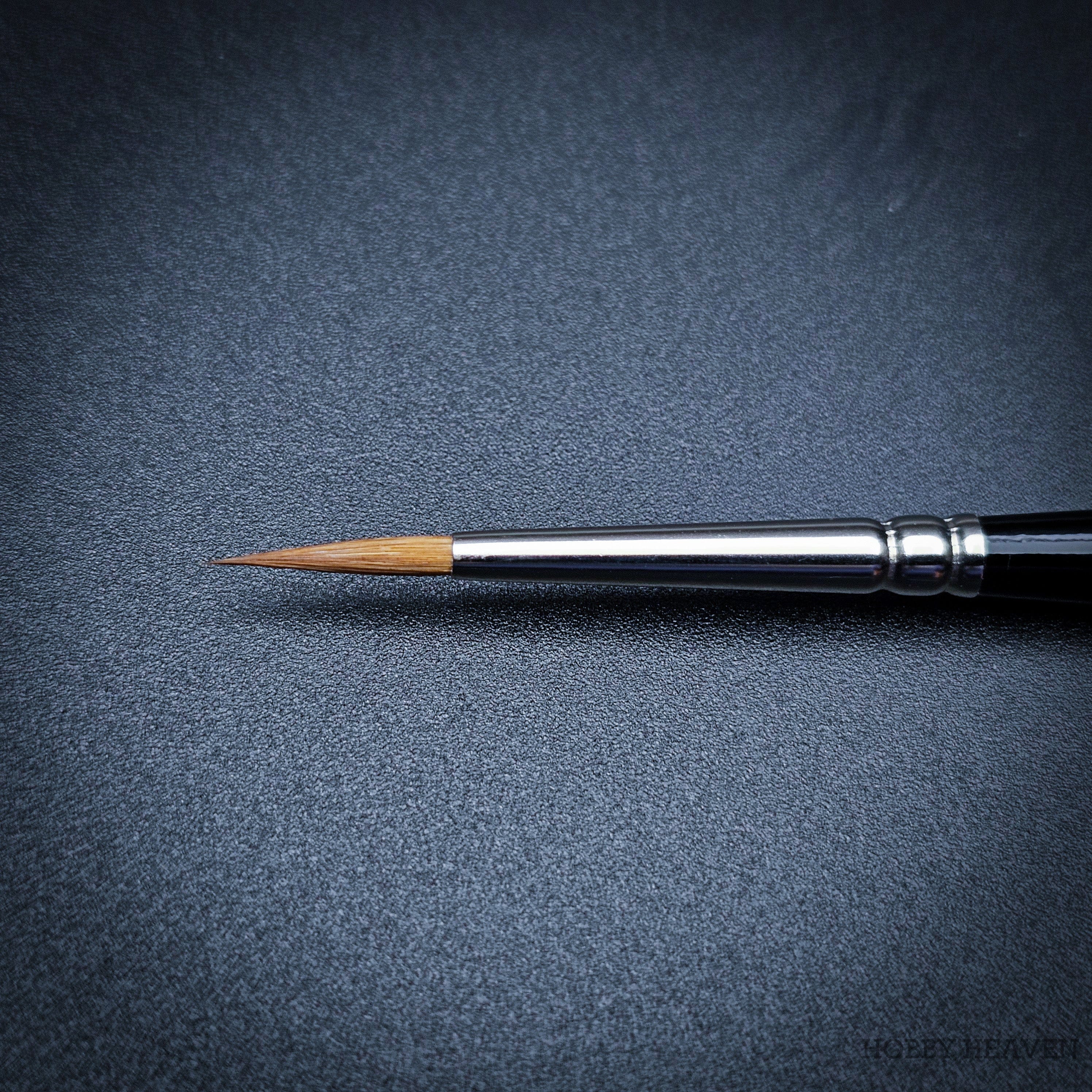 Brush Raphael Series 8408 — Kolinsky Sable Round