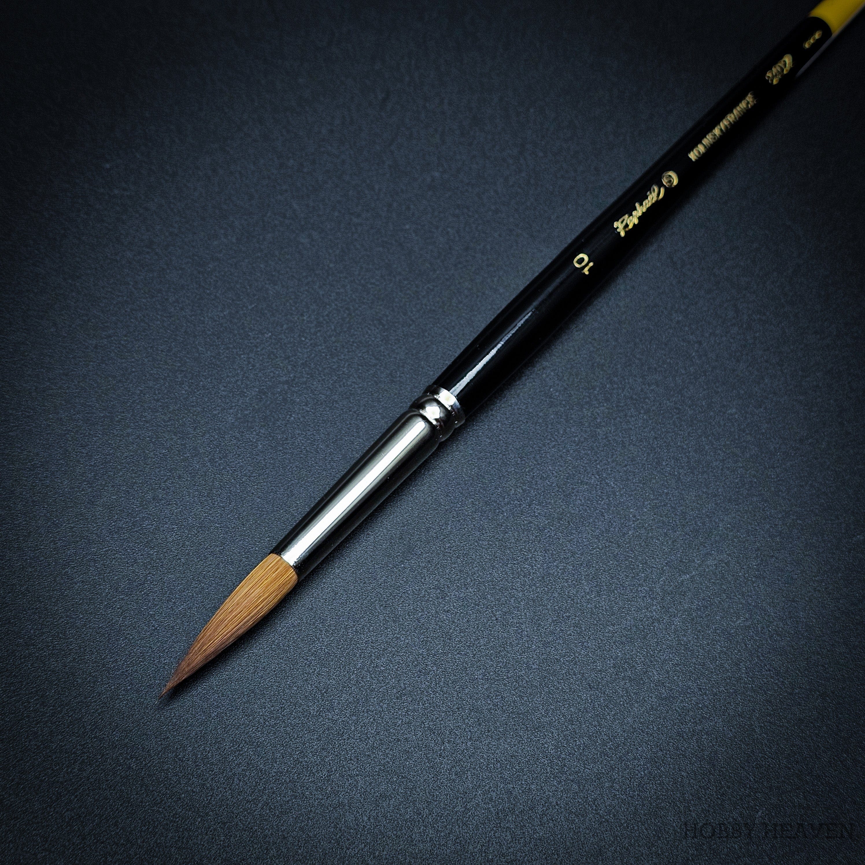 Brush Raphael Series 8402 — Kolinsky Sable Round