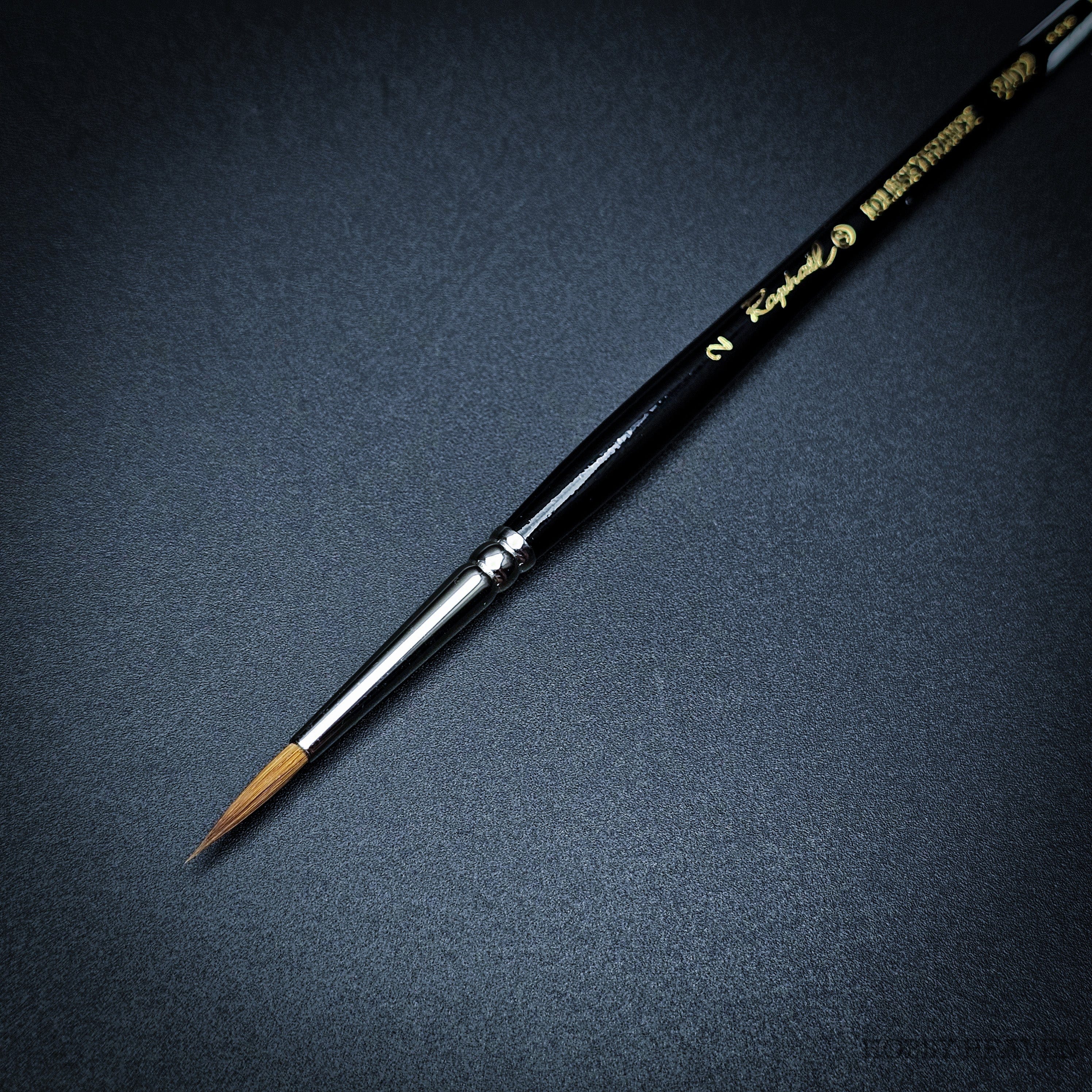 Brush Raphael Series 8402 — Kolinsky Sable Round