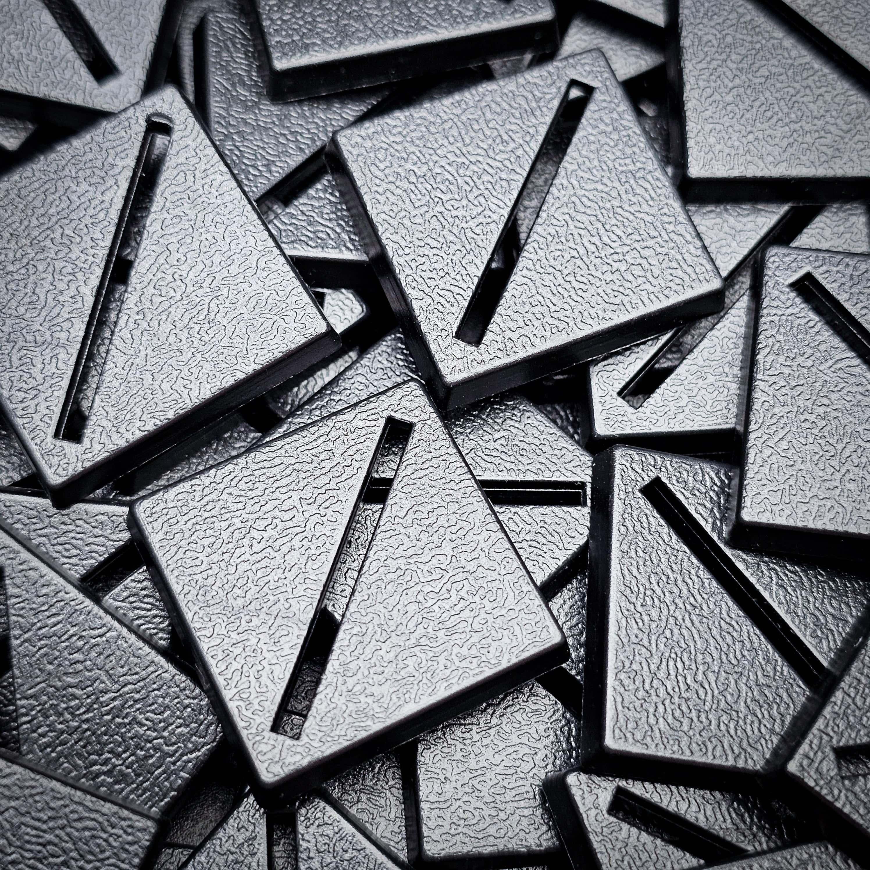 Base 25mm Square Diagonal Slotted Plastic Bases