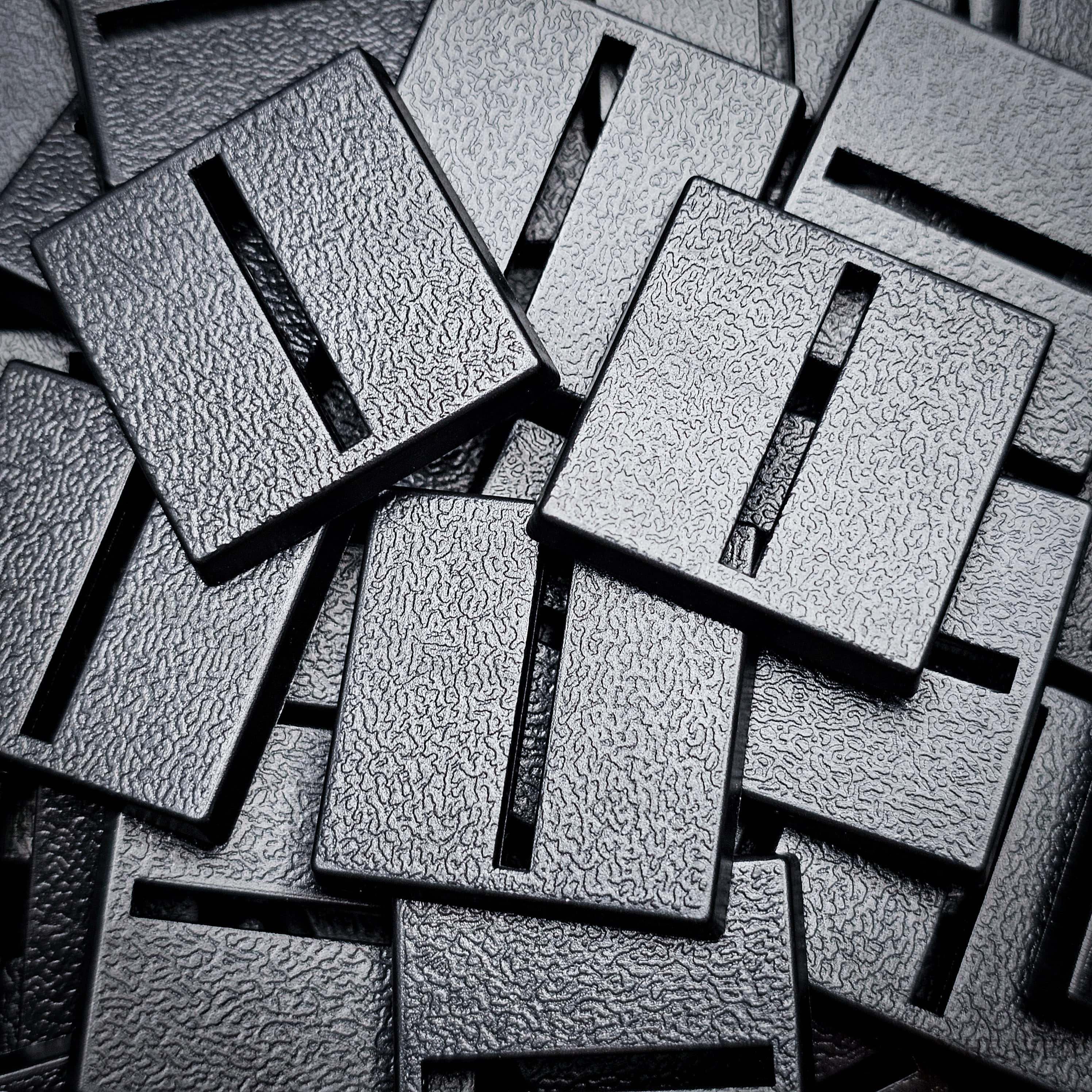Base 25mm Square Parallel Slotted Plastic Bases