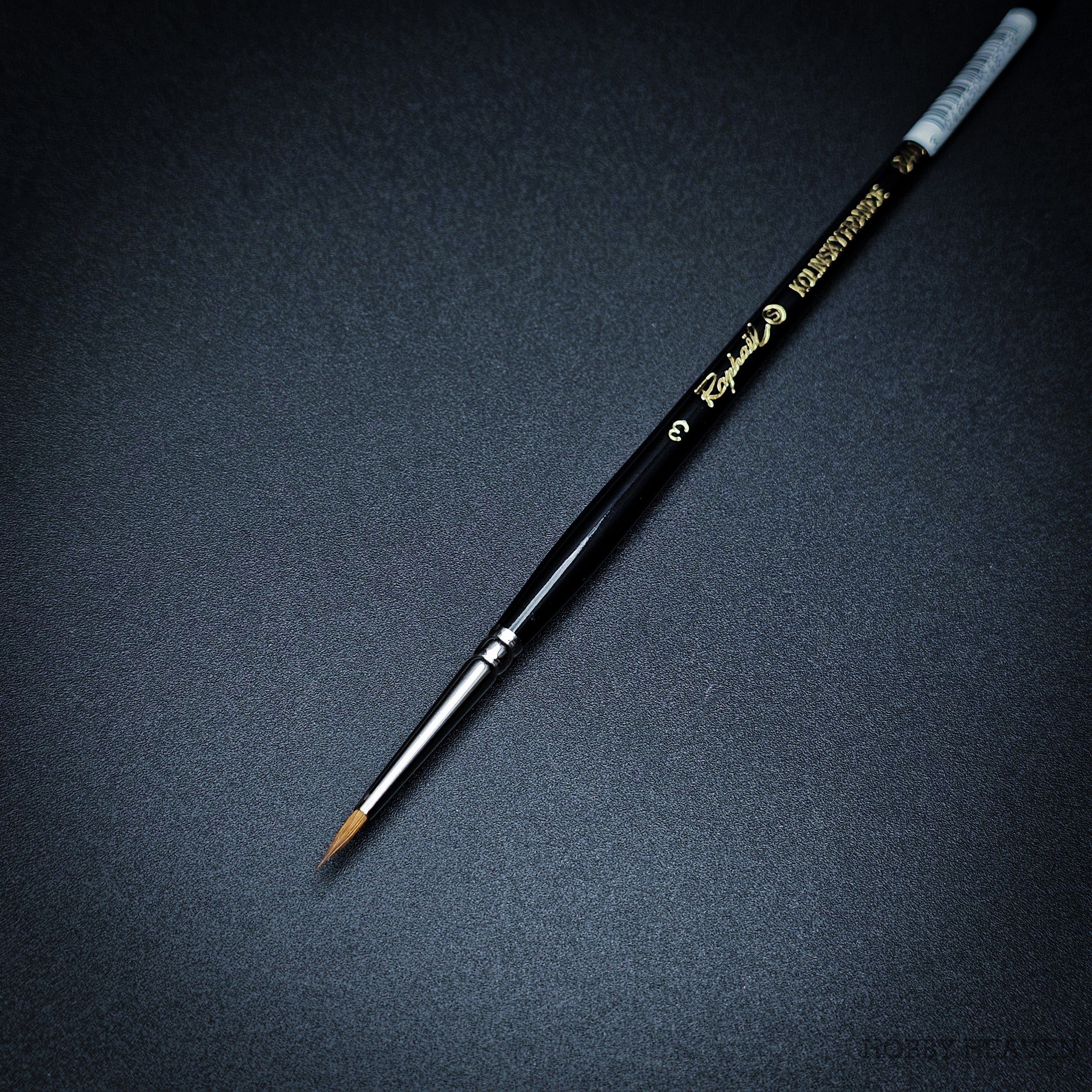 Brush Raphael Series 8400 — Kolinsky Sable Round