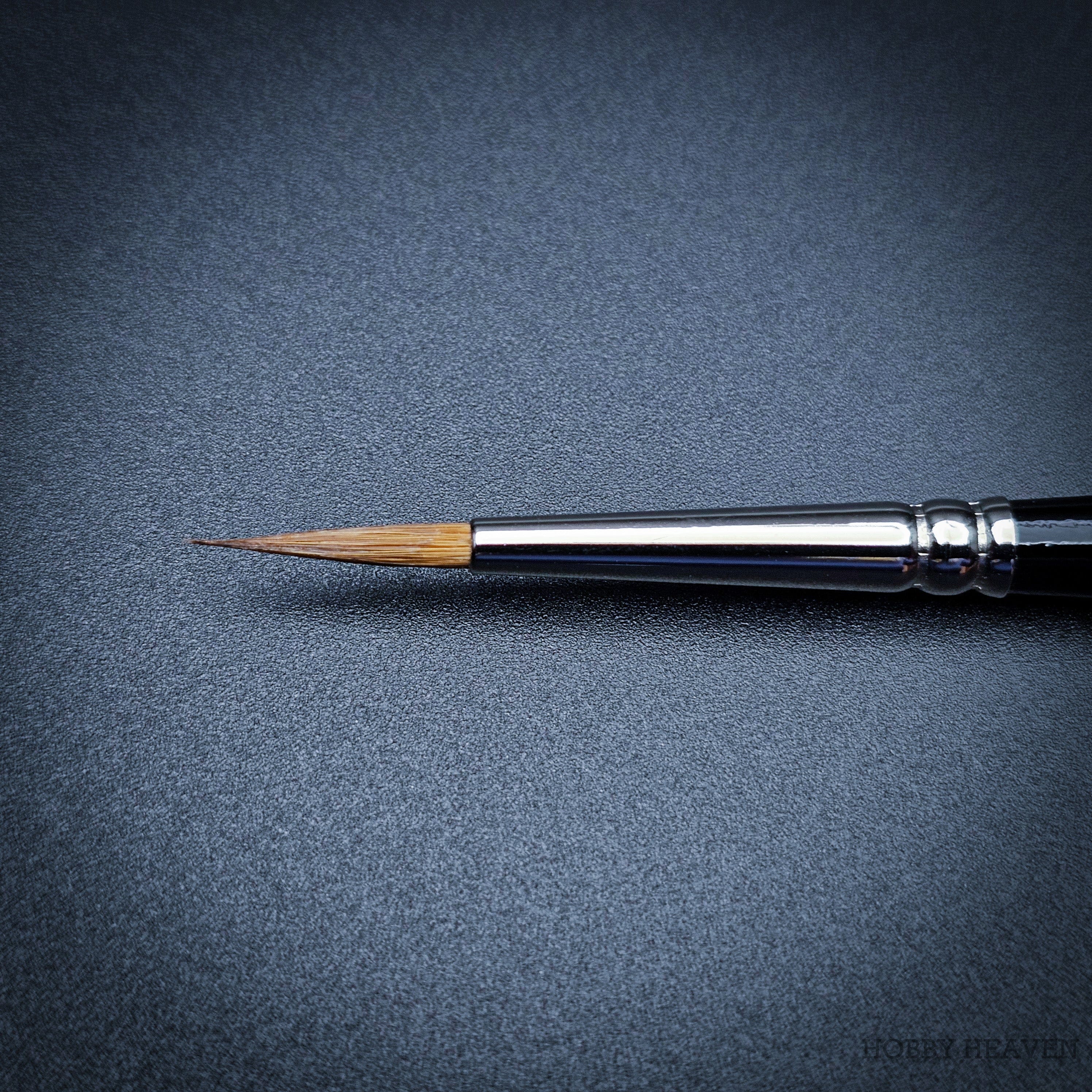Brush Raphael Series 8408 — Kolinsky Sable Round