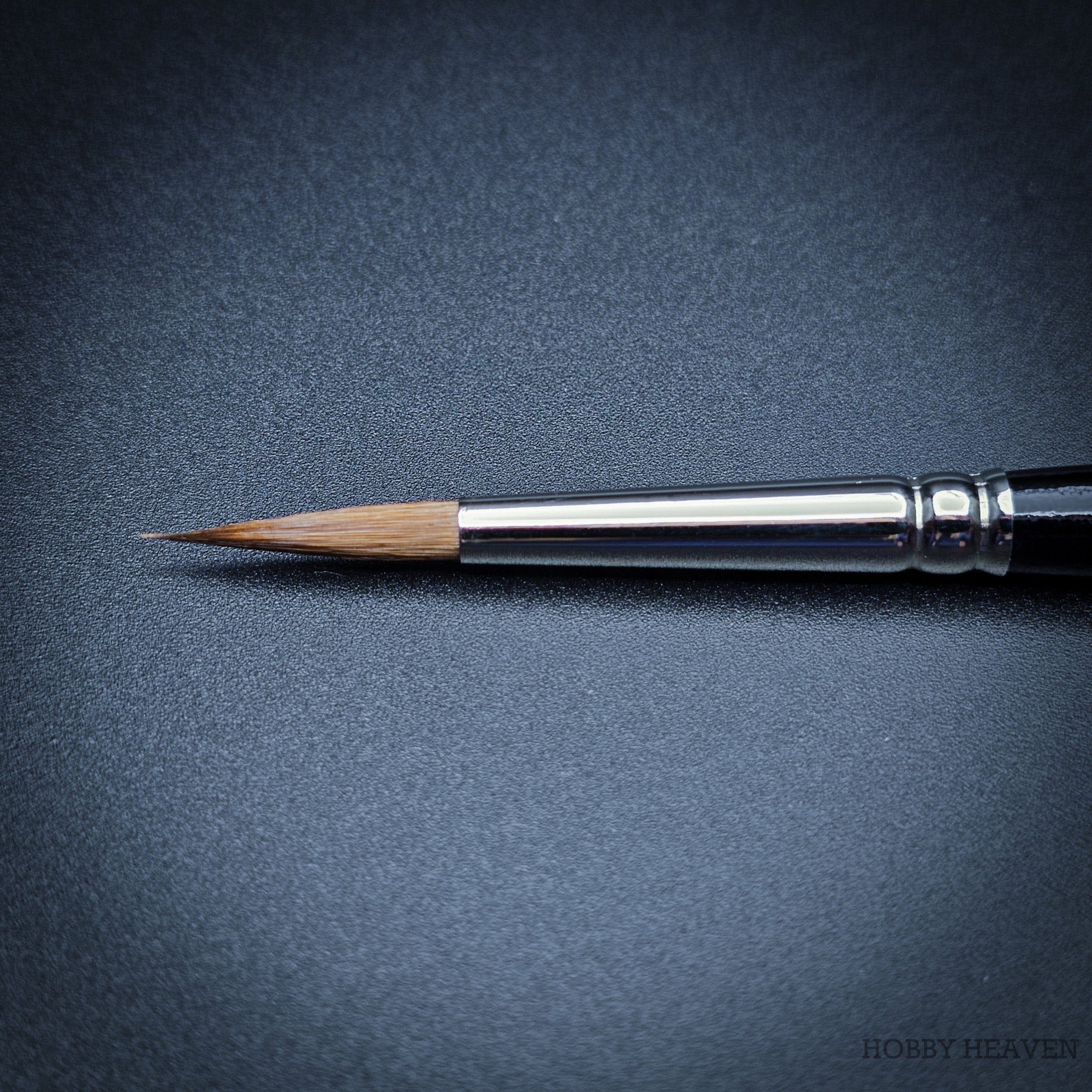 Brush Raphael Series 8408 — Kolinsky Sable Round