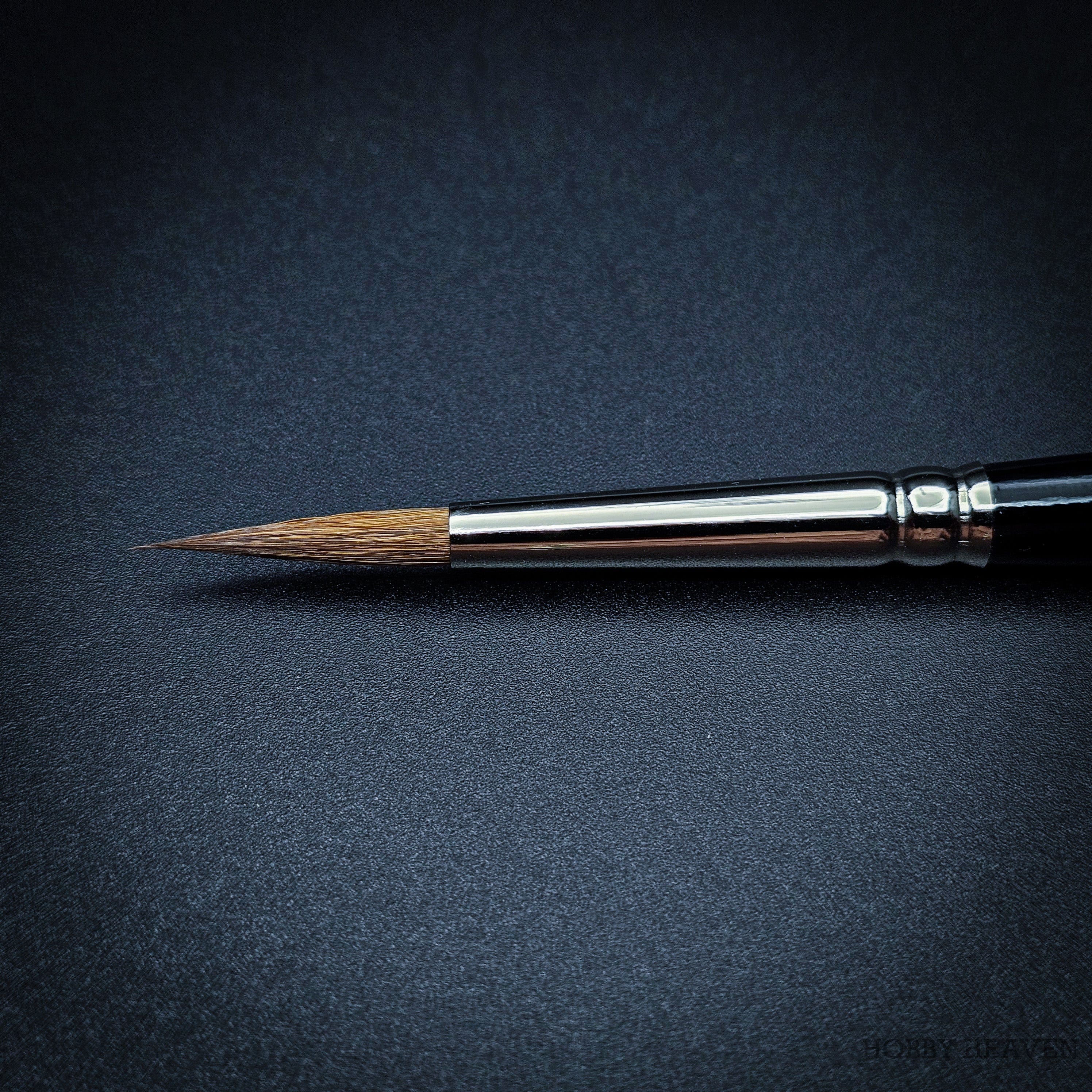 Brush Raphael Series 8408 — Kolinsky Sable Round