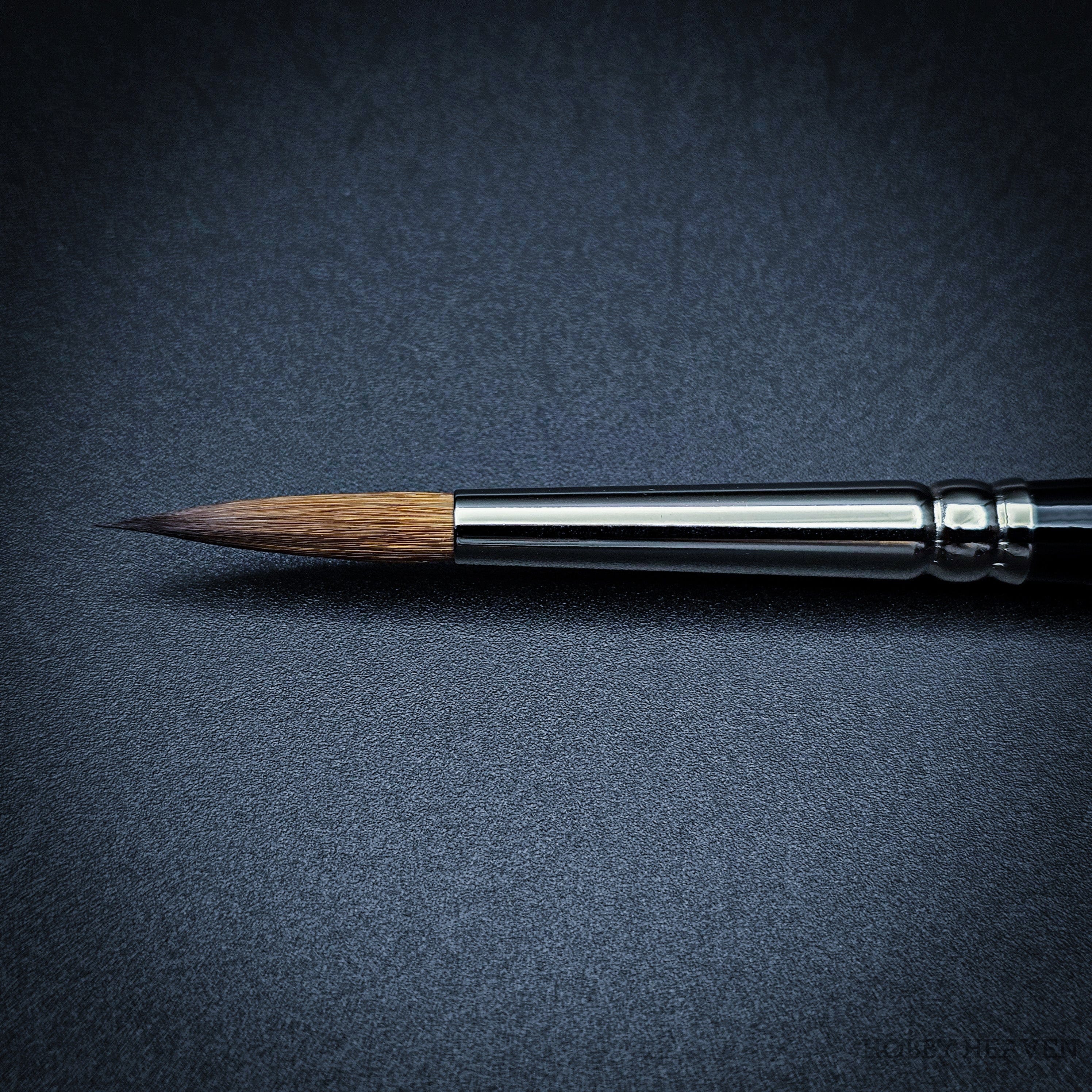 Brush Raphael Series 8402 — Kolinsky Sable Round