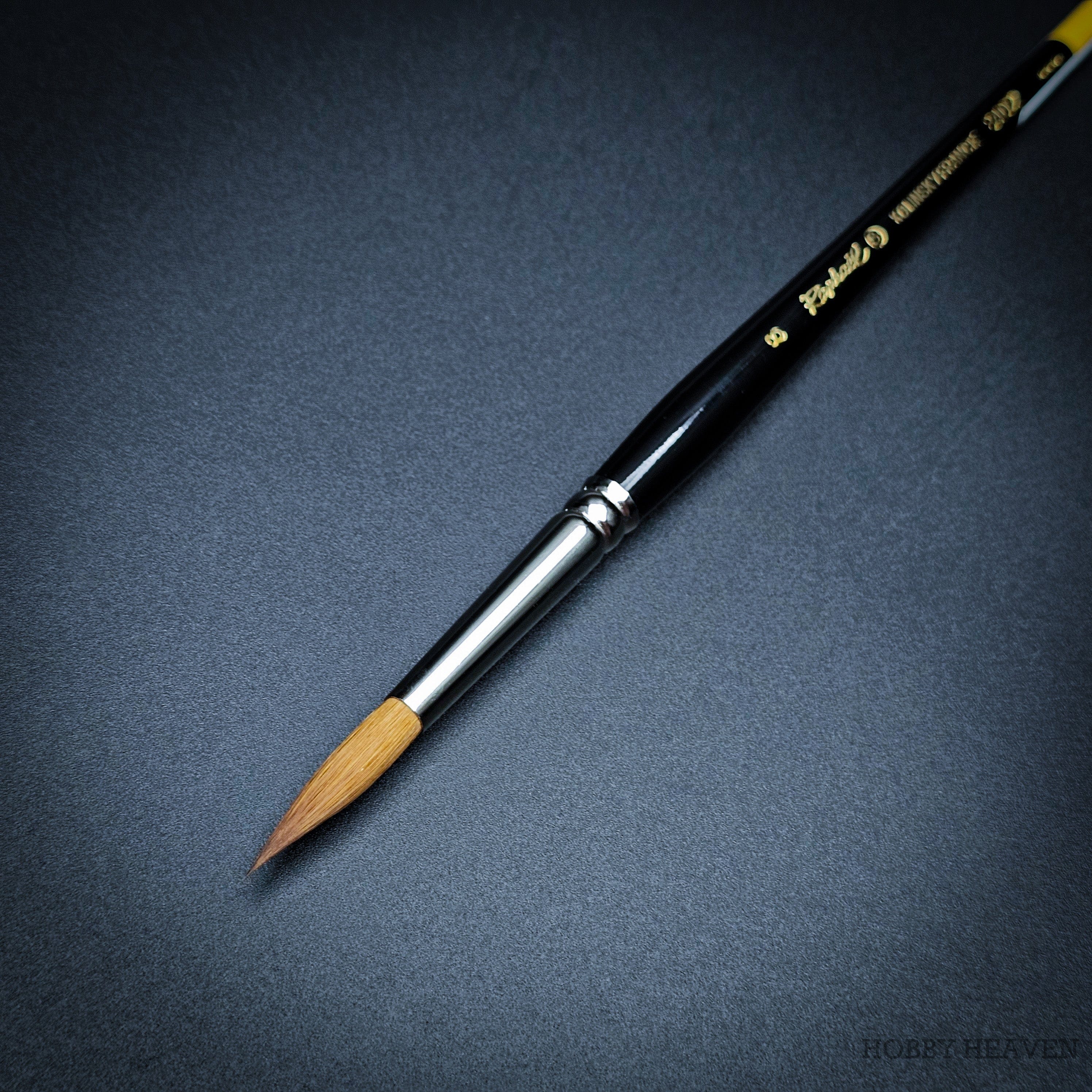 Brush Raphael Series 8402 — Kolinsky Sable Round