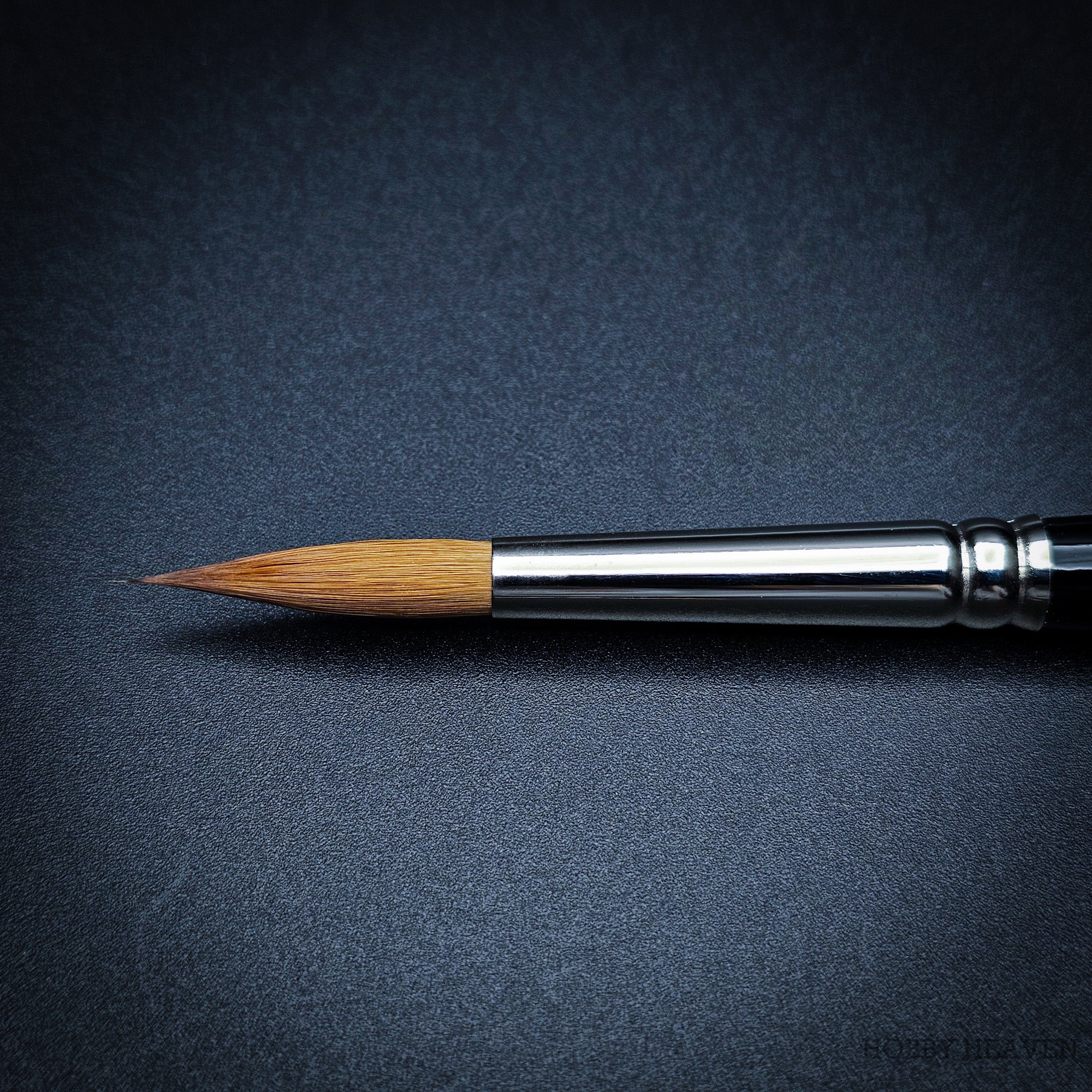 Brush Raphael Series 8402 — Kolinsky Sable Round