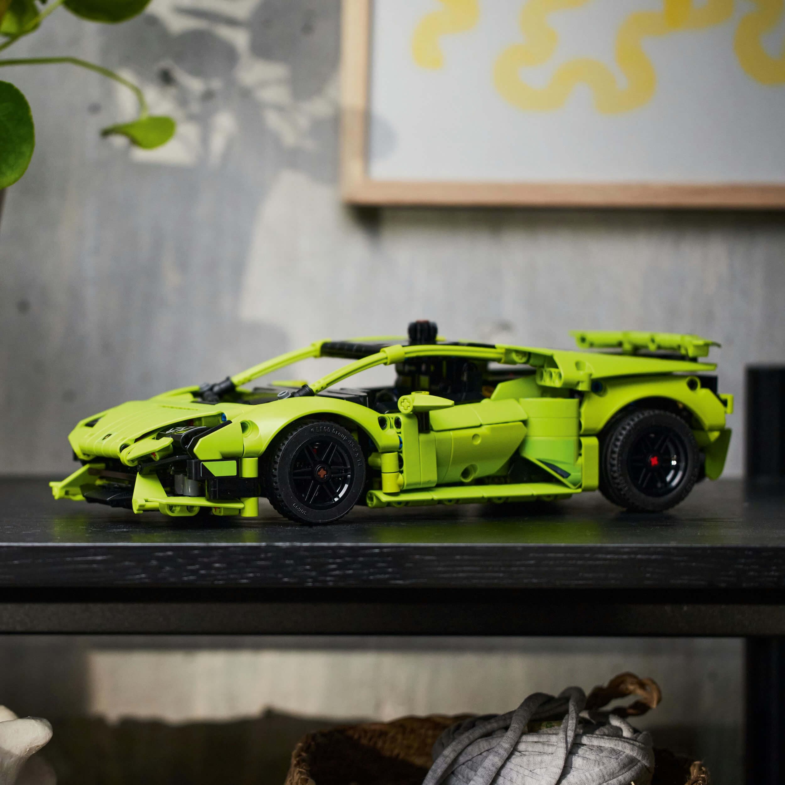 Toys & Games > Toys > Construction Toys > Interlocking Blocks > LEGO > LEGO Technic Lego Technic 42161 Lamborghini Huracán Tecnica Model for Ages 9 and Up 673419378628