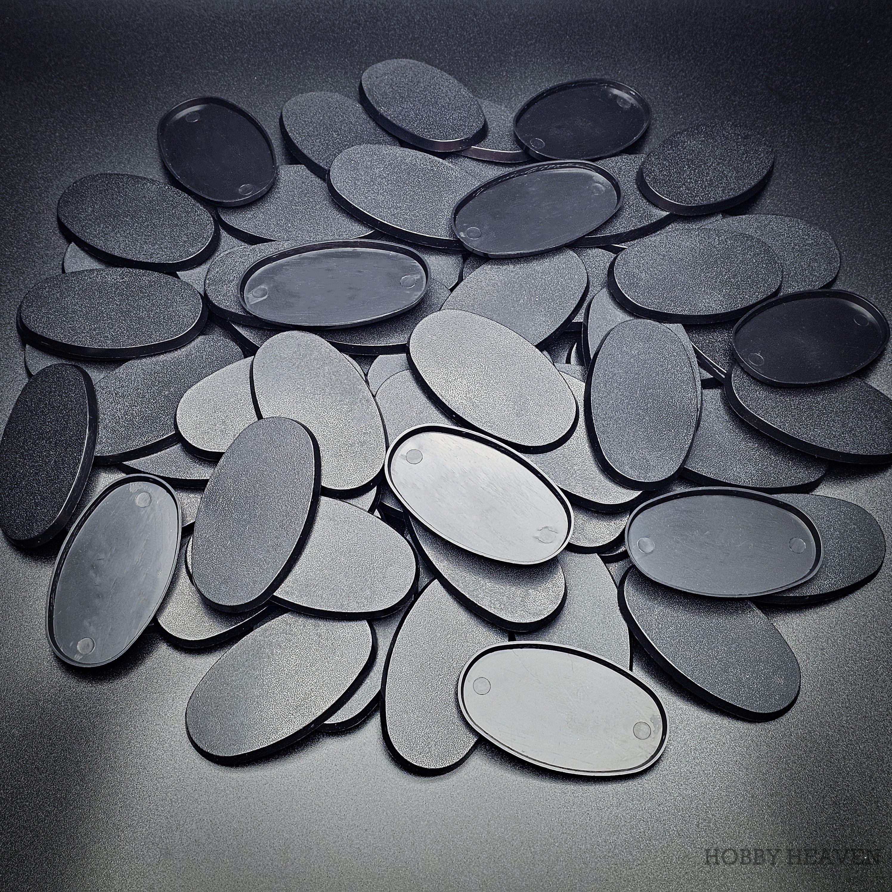 Base 75x42mm Oval Plain Plastic Bases