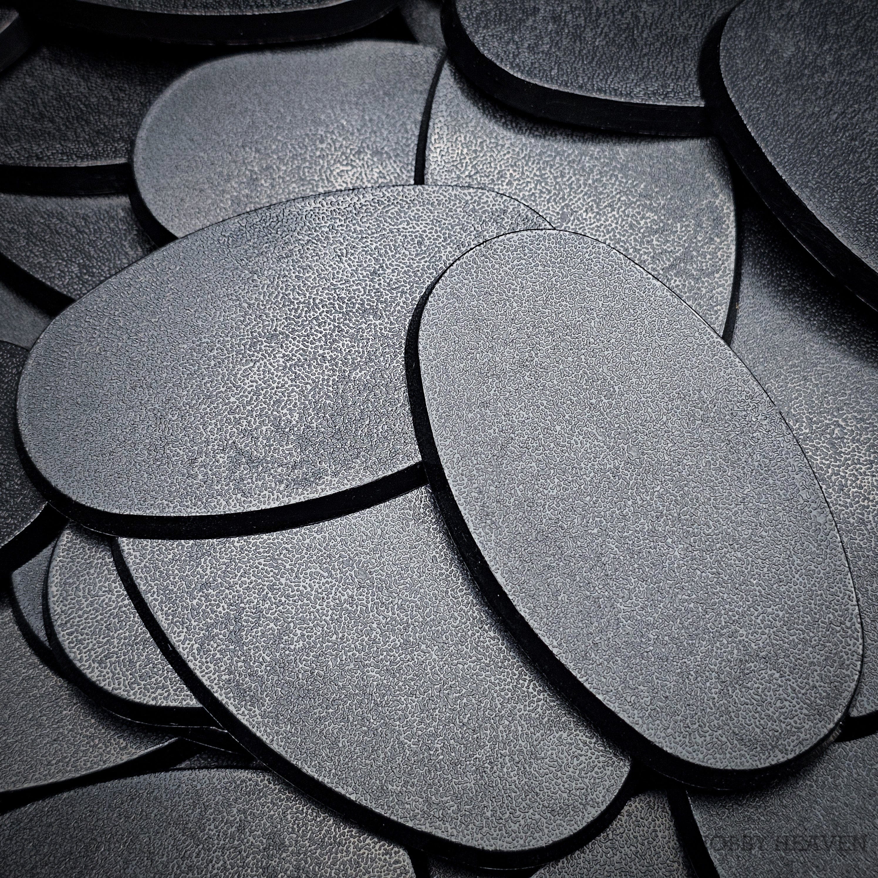 Base 75x42mm Oval Plain Plastic Bases