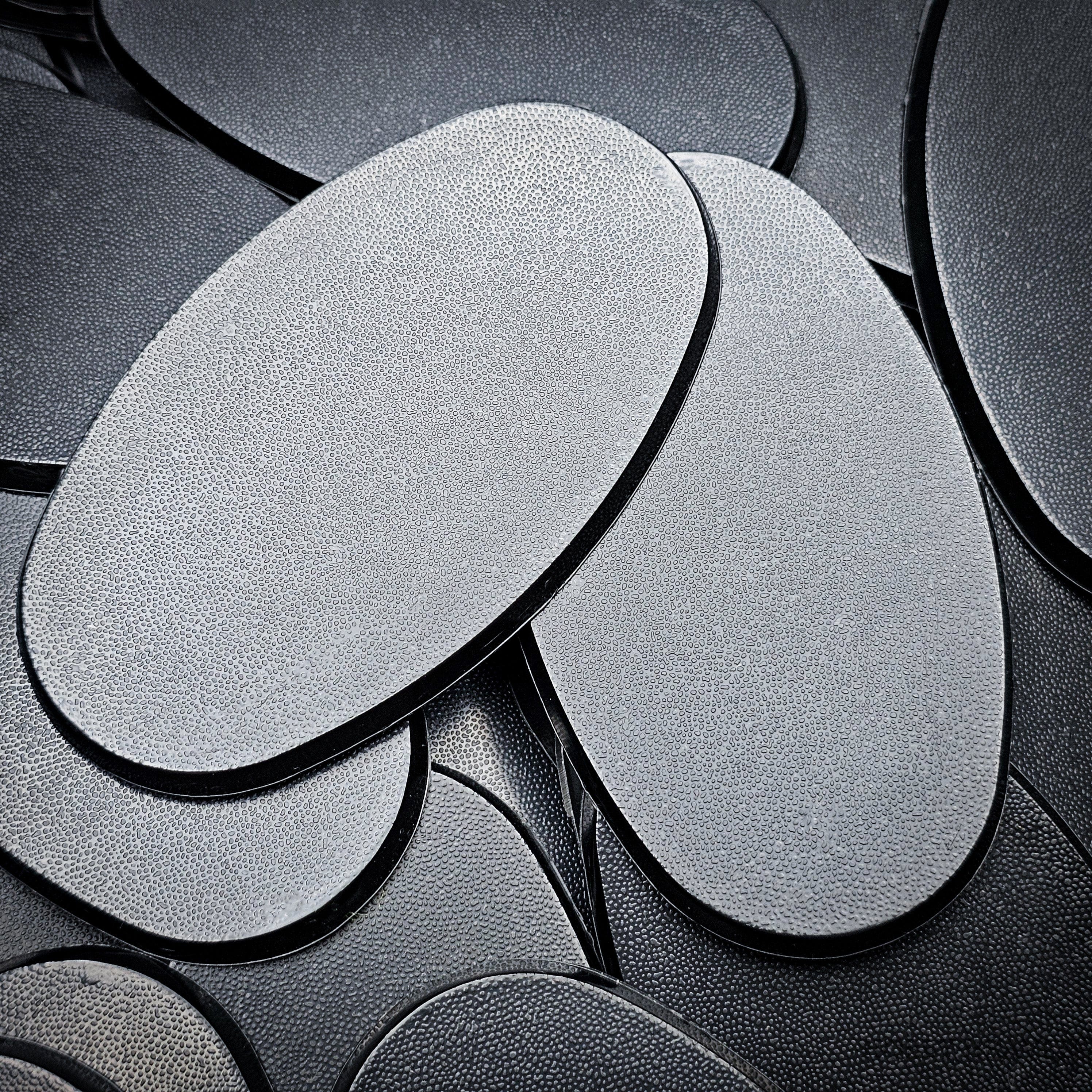 Base 90x52mm Oval Plain Plastic Bases