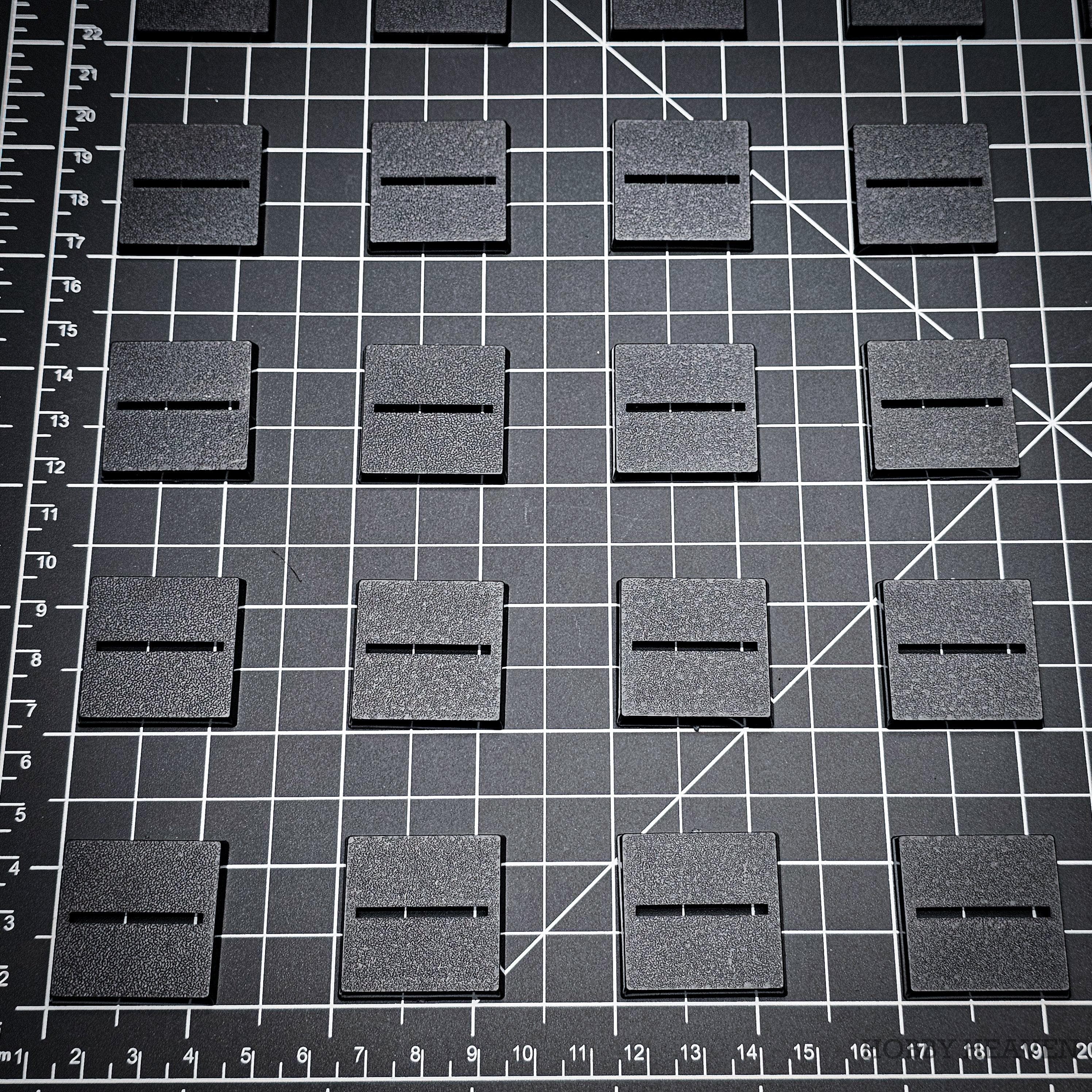 Base 30mm Square Parallel Slotted Plastic Bases