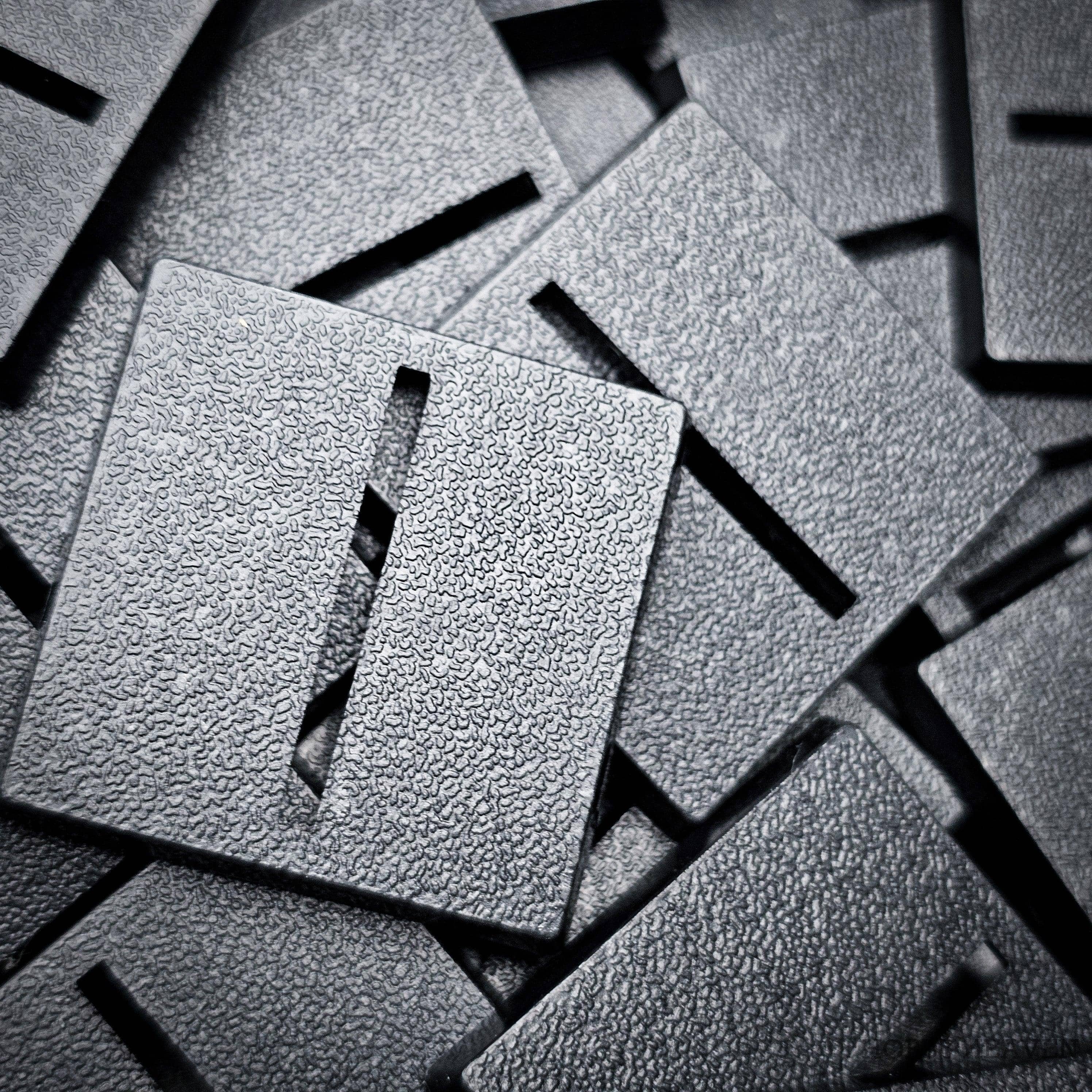 Base 30mm Square Parallel Slotted Plastic Bases
