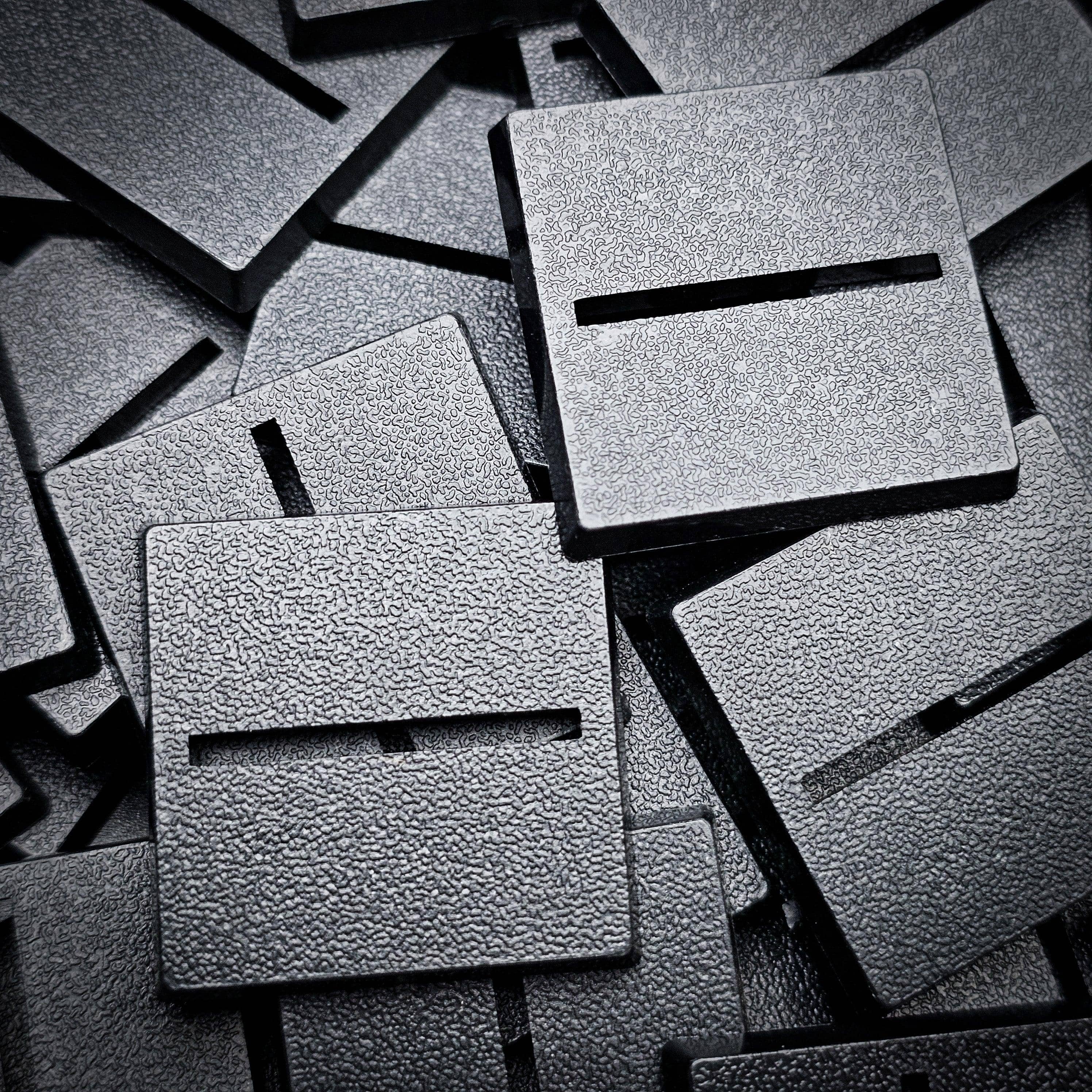 Base 30mm Square Parallel Slotted Plastic Bases