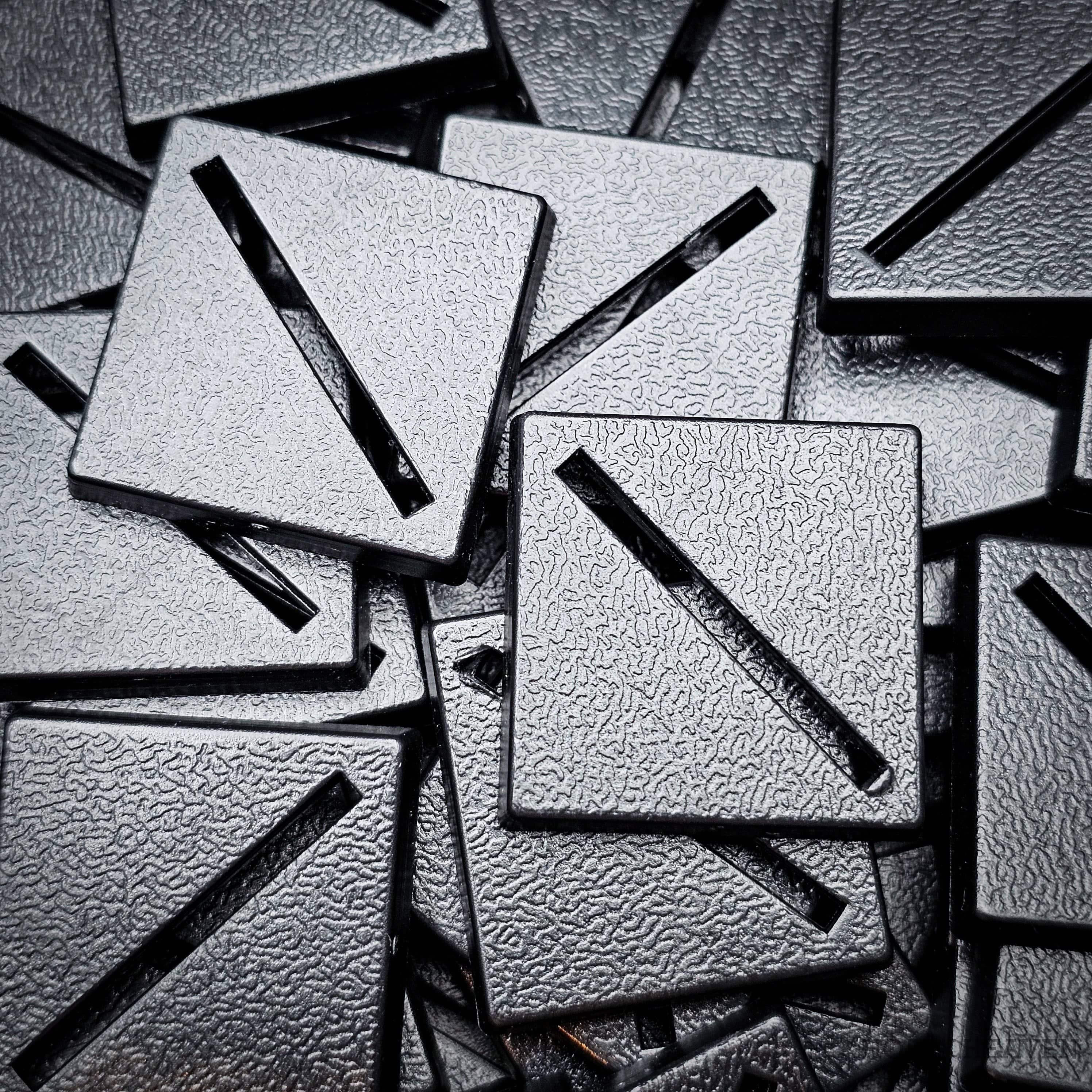 Base 25mm Square Diagonal Slotted Plastic Bases