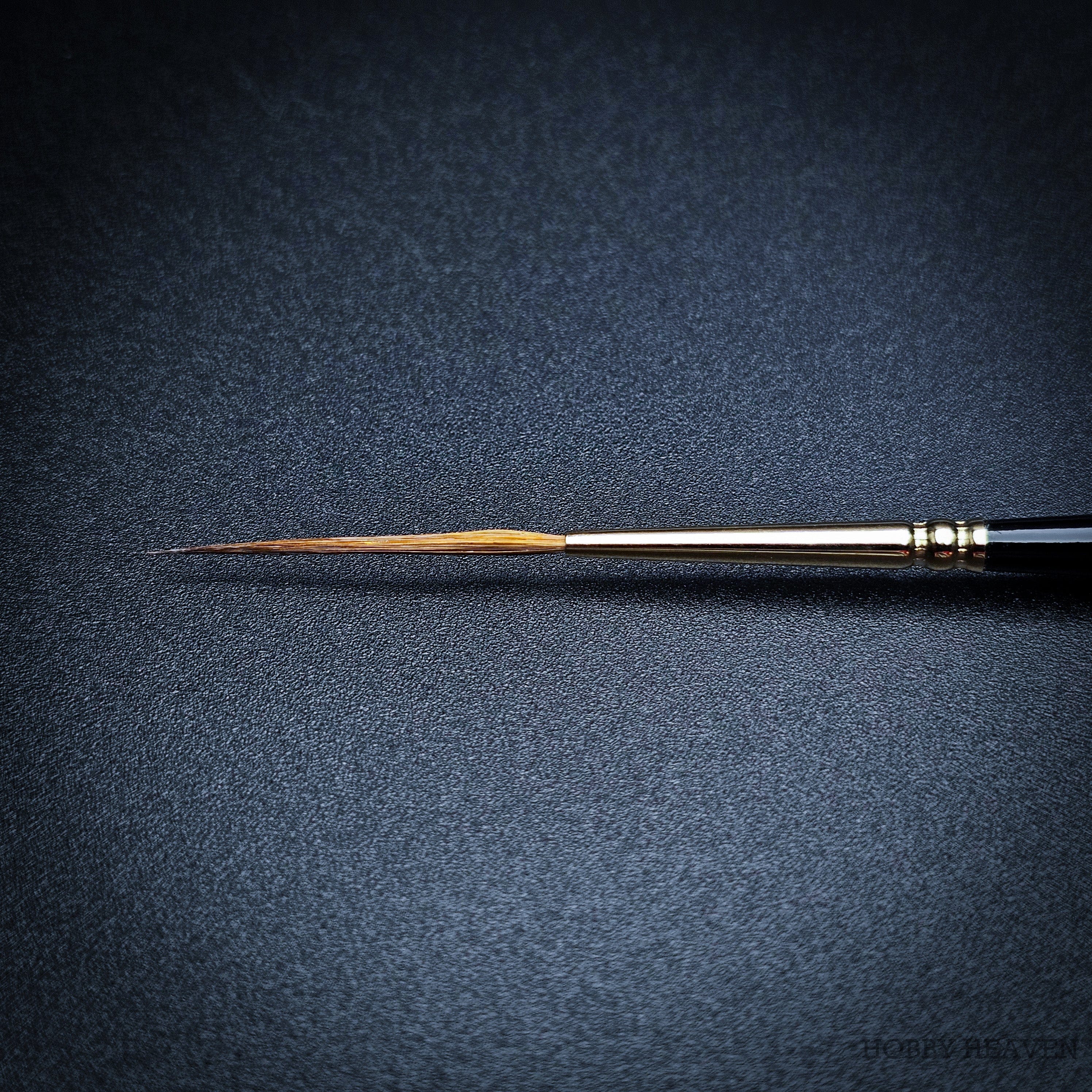 Brush Raphael Series 8802 — Kolinsky Sable Round