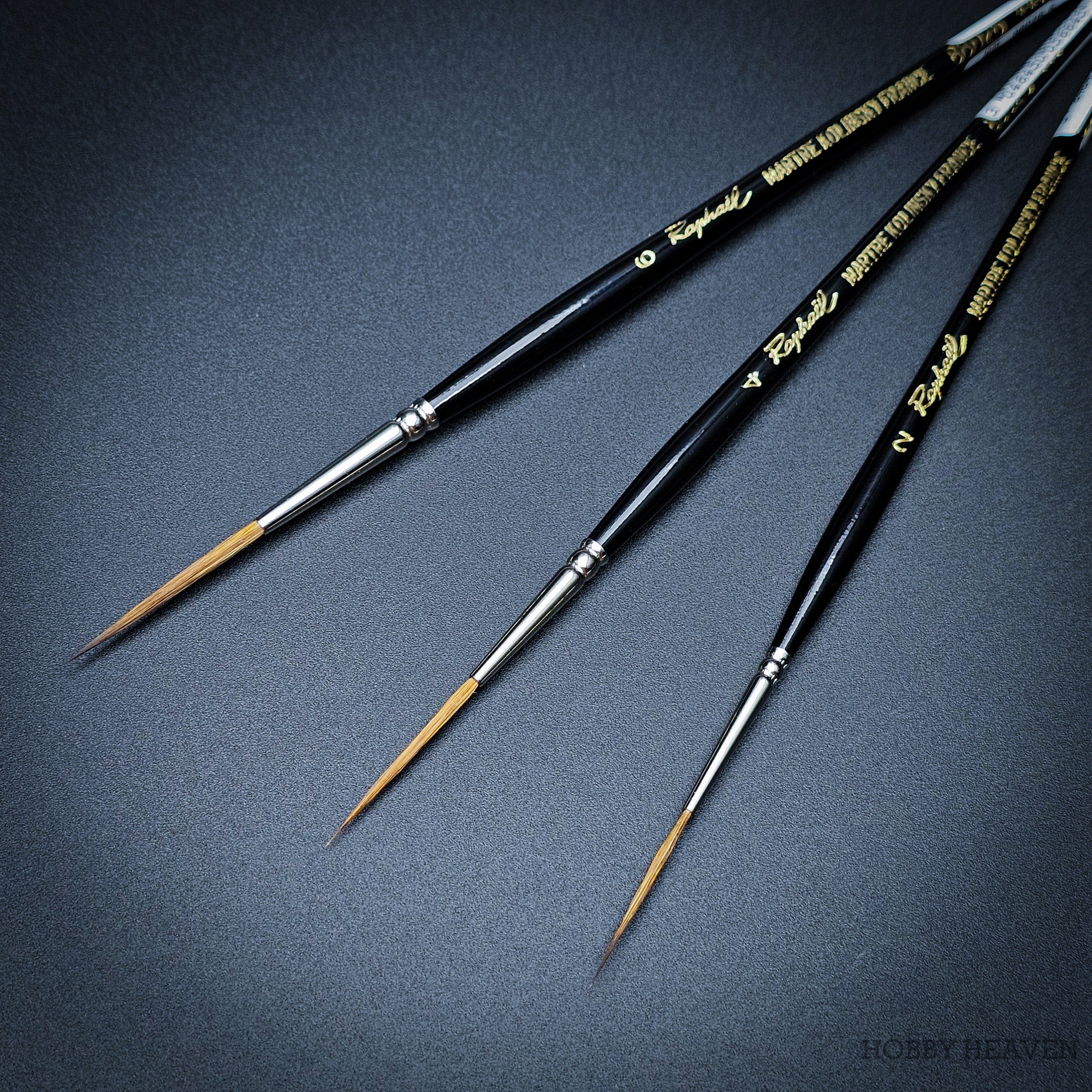 Brush Raphael Series 88026 — Kolinsky Sable Round