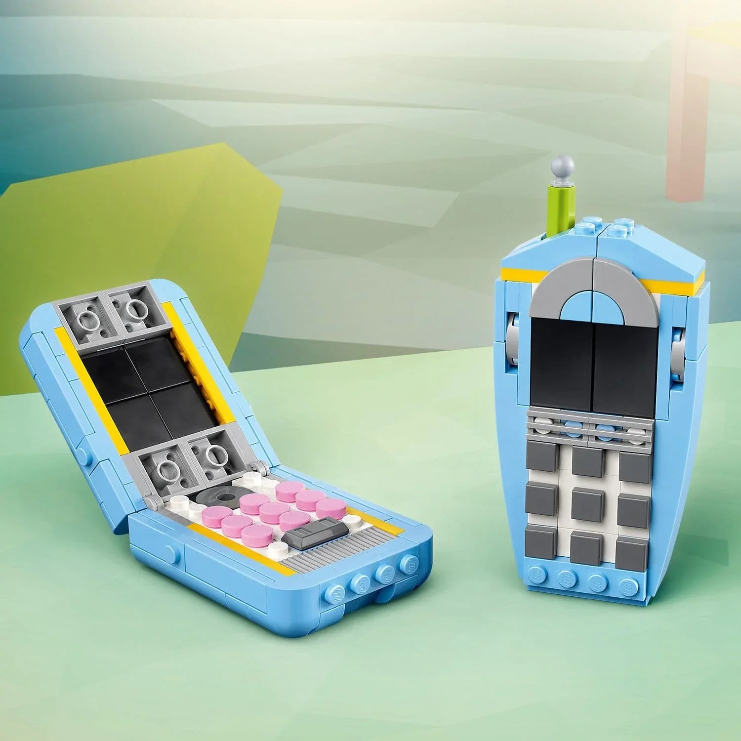 Curious Minds Toys & Games > Toys > Construction Toys > Interlocking Blocks > LEGO > LEGO Creator Lego Creator 3 in 1 31174 Retro Telephone Rebuildable Set for Ages 8+