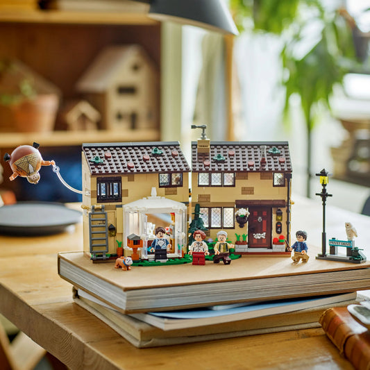 Curious Minds Toys & Games > Toys > Construction Toys > Interlocking Blocks > LEGO > LEGO Harry Potter Lego Harry Potter 76451 Privet Drive: Aunt Marge's Visit for Ages 8+