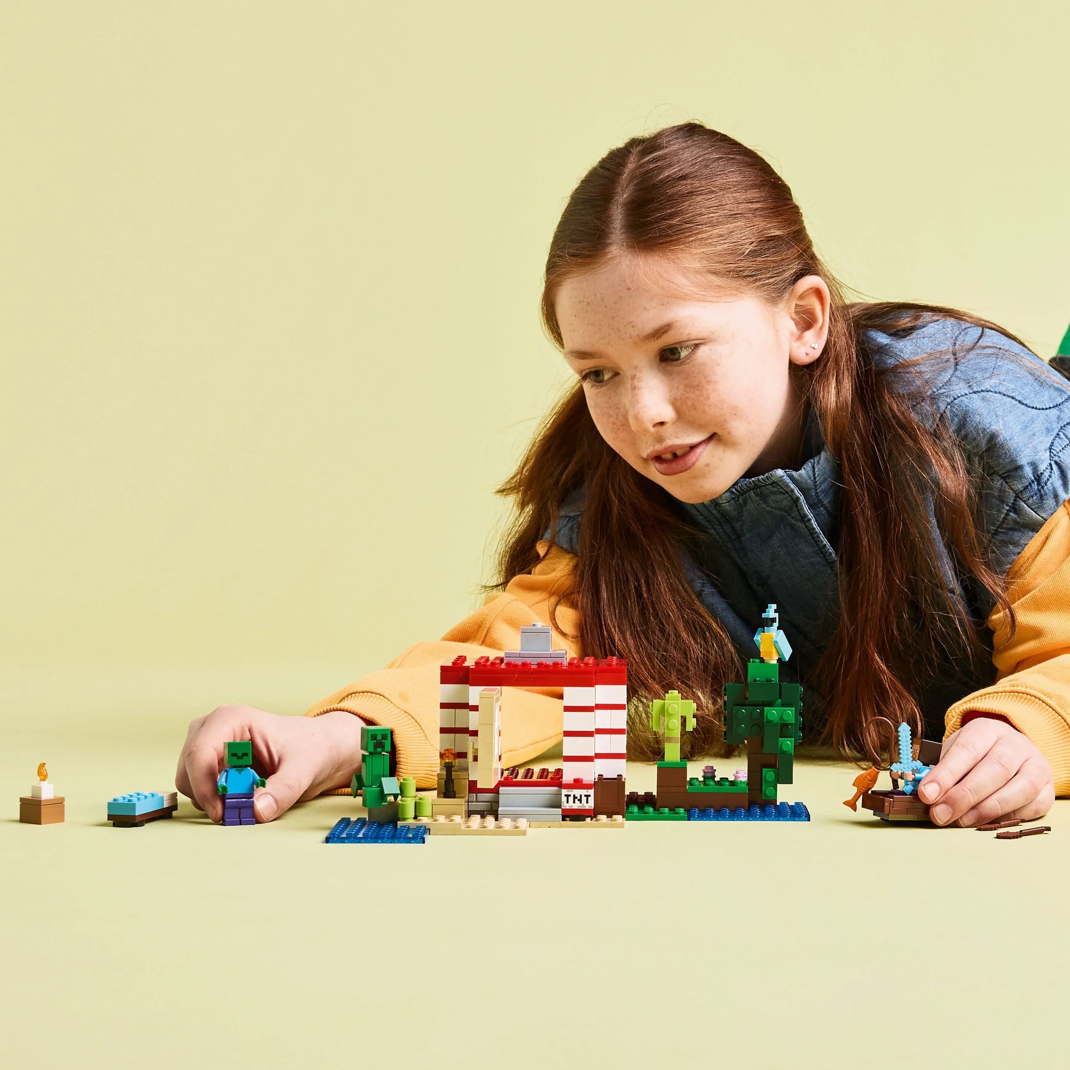 Curious Minds Toys & Games > Toys > Construction Toys > Interlocking Blocks > LEGO > LEGO Minecraft Lego Minecraft 21275 The TNT Jungle House Playset for Ages 8 and Up