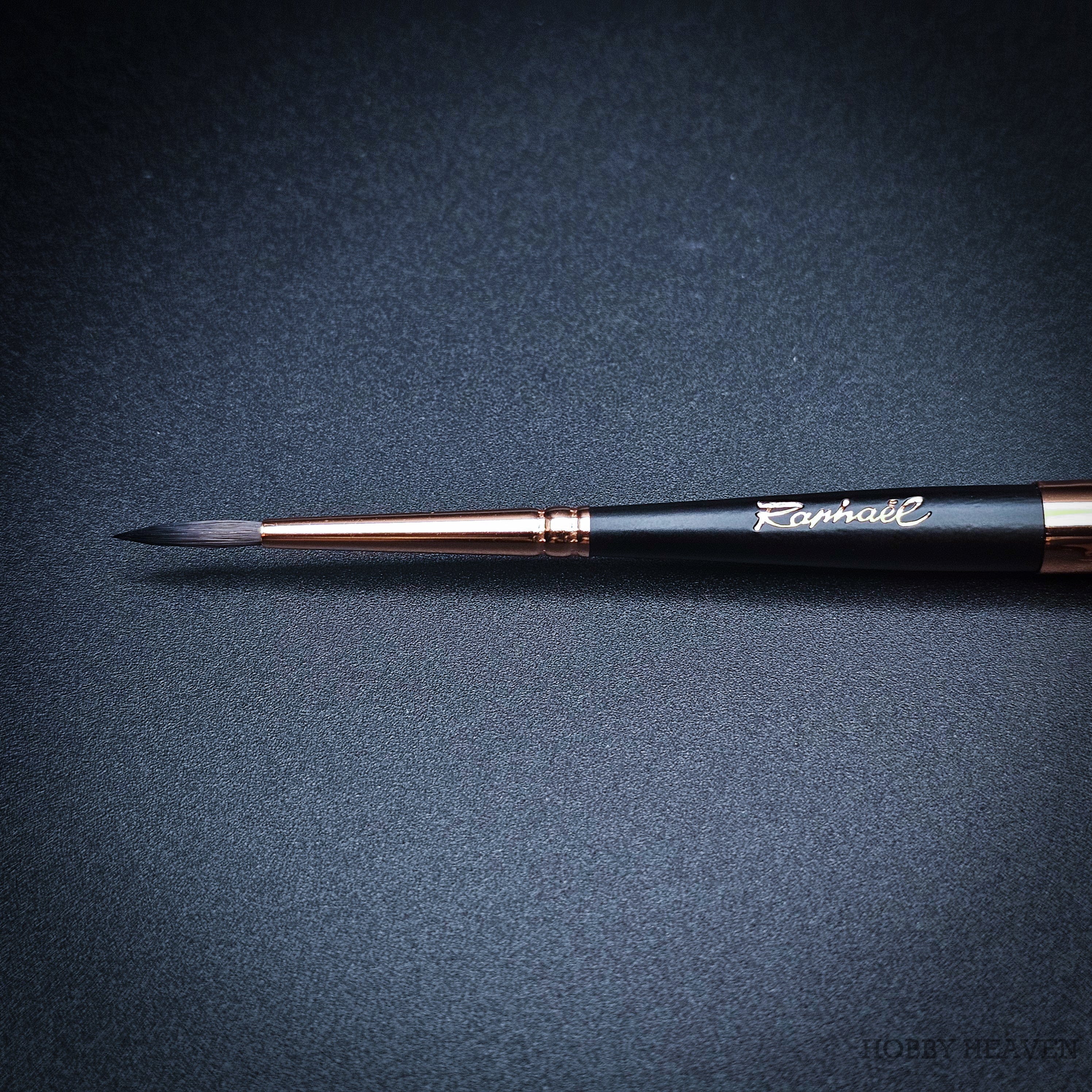 Brush Raphael Le Voyageur — Synthetic Round