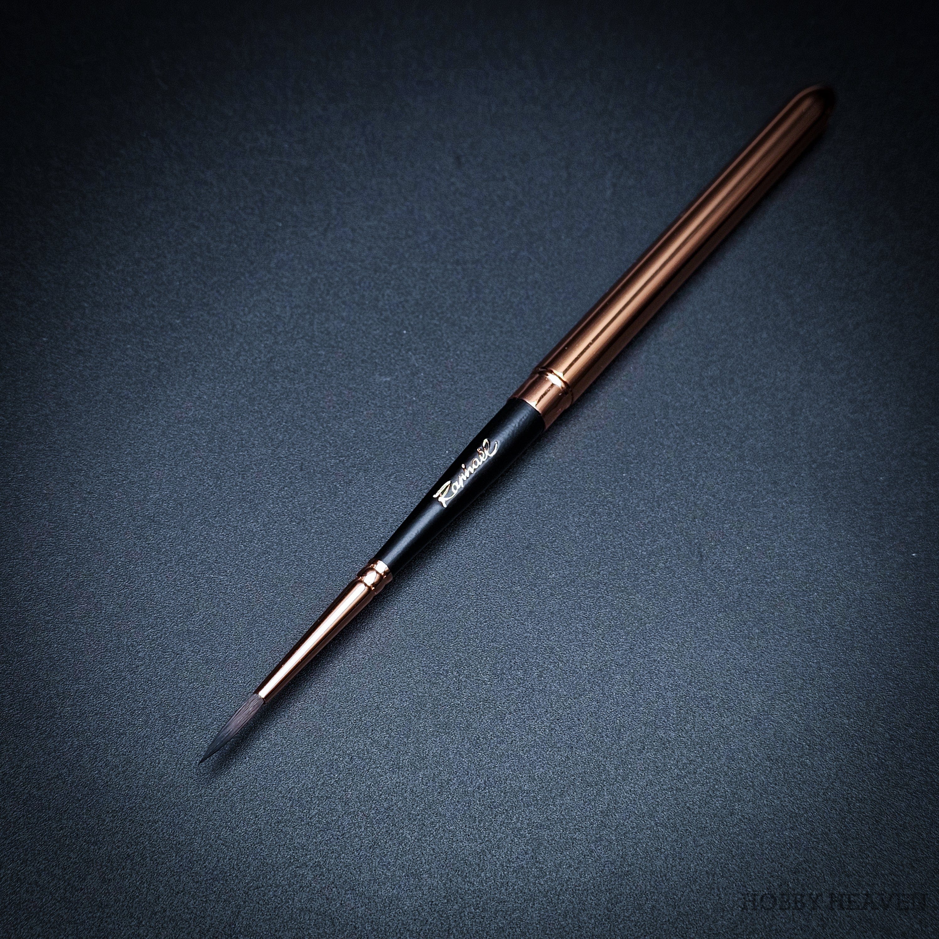 Brush Raphael Le Voyageur — Synthetic Round