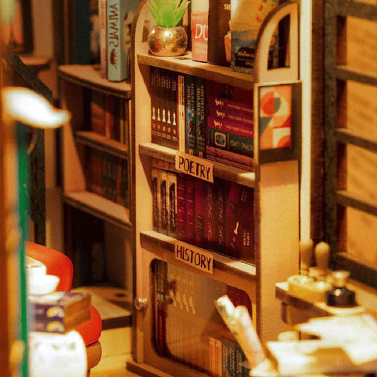 Rooleo Rolife Shakespeare Bookstore Book Nook Model Kit