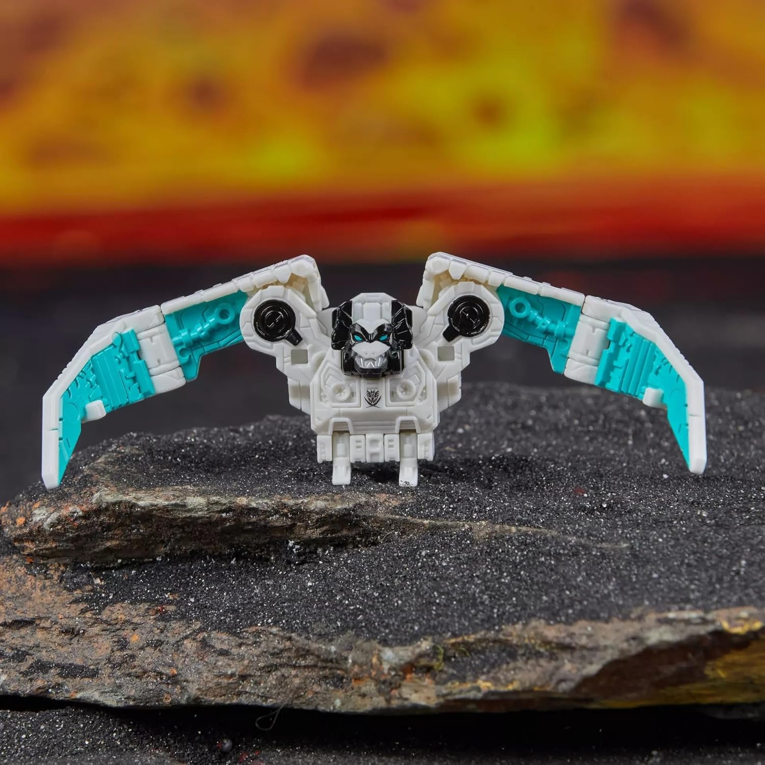 Rooleo Transformers Legacy United Star Raider Thundertron Action Figure