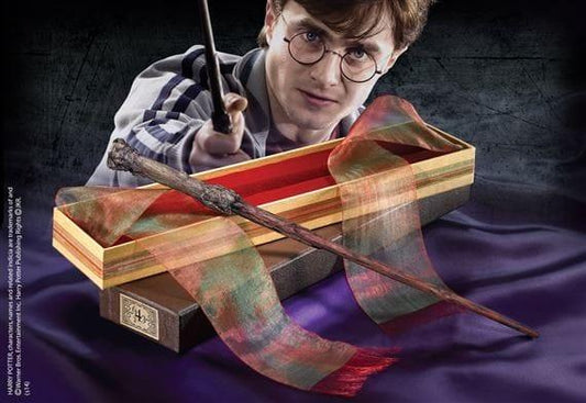 Snaps Harry's Wand in Ollivander's box - Noble Collection