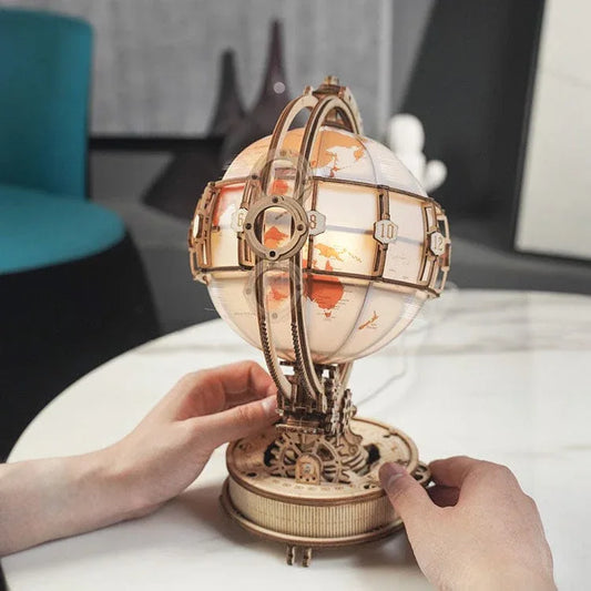 Snaps Luminous Globe
