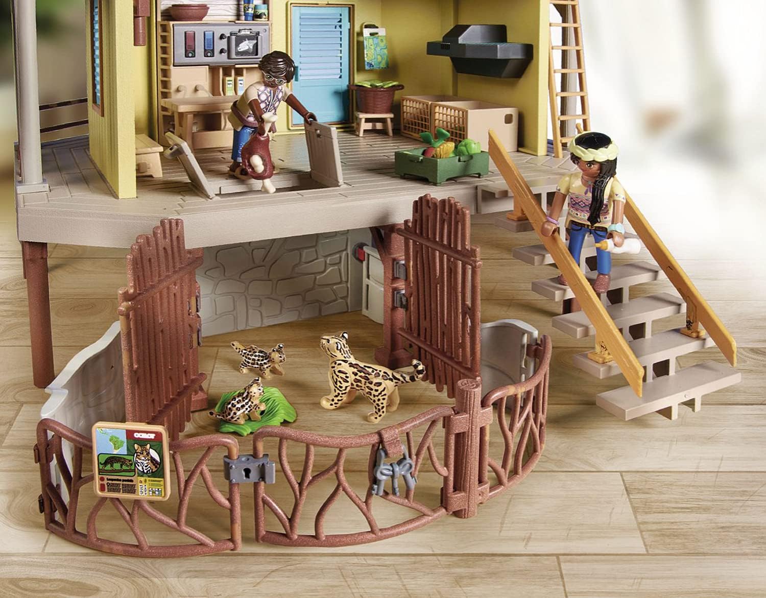 Snaps Playmobil Wiltopia Research Base 71007