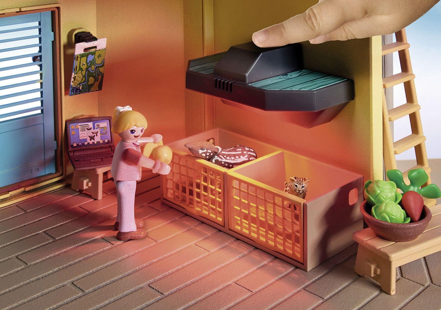 Snaps Playmobil Wiltopia Research Base 71007
