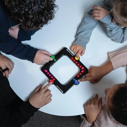 Snaps Snake Attack - Handheld Electronic Light up Game
